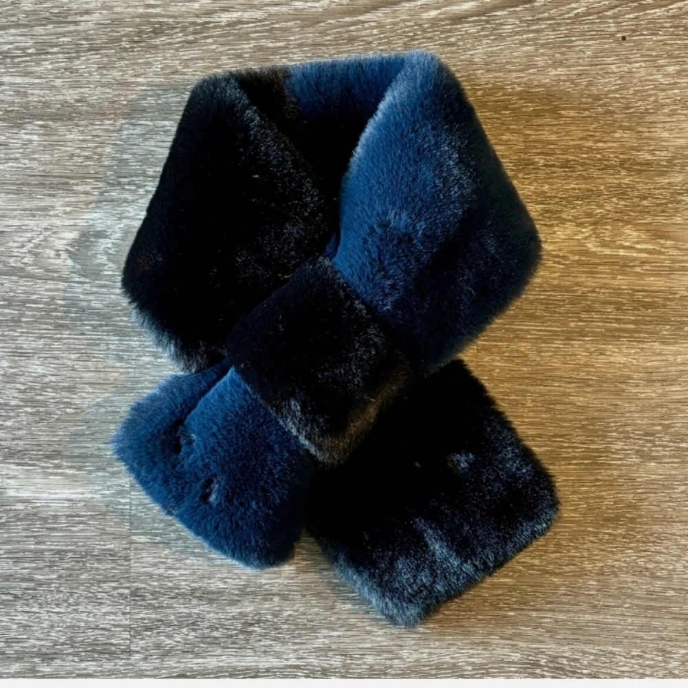 HAT ATTACK Faux Fur Scarf Short Scarf. Color. Black And 9 X 36"